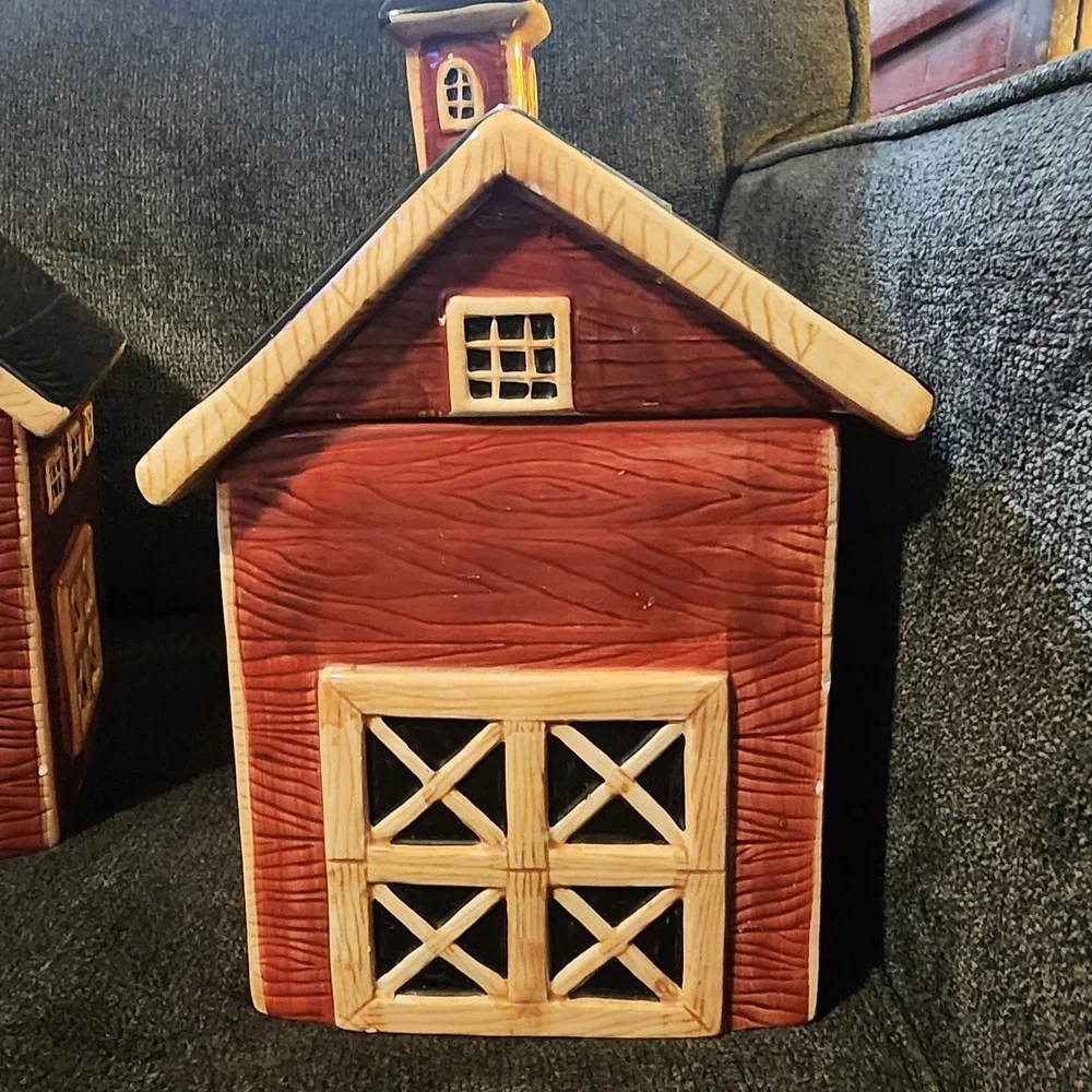 Vintage Sakura Majesticware Ceramic Red Barn Cookie‎ Jar Rustic Hand-Painted!